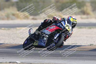 media/Nov-01-2025-CVMA (Sat) [[fc0f7531b8]]/Race 4-500-400-350 Supersport/